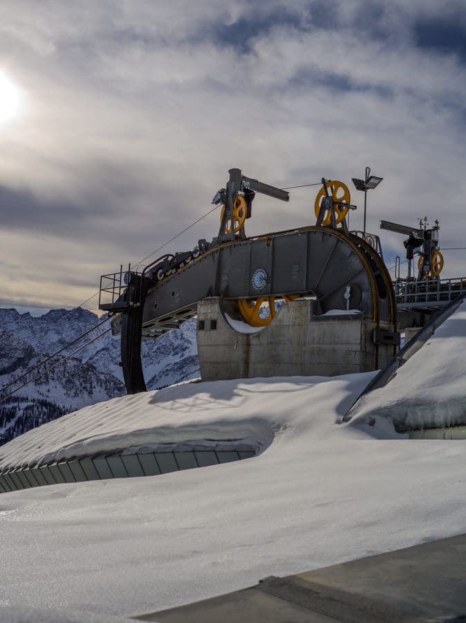 Winter Operations at High-Altitude Lift Terminal